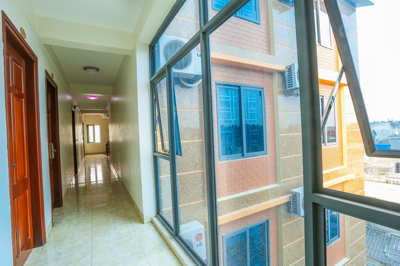 Binh An Hotel Нойбай Экстерьер фото